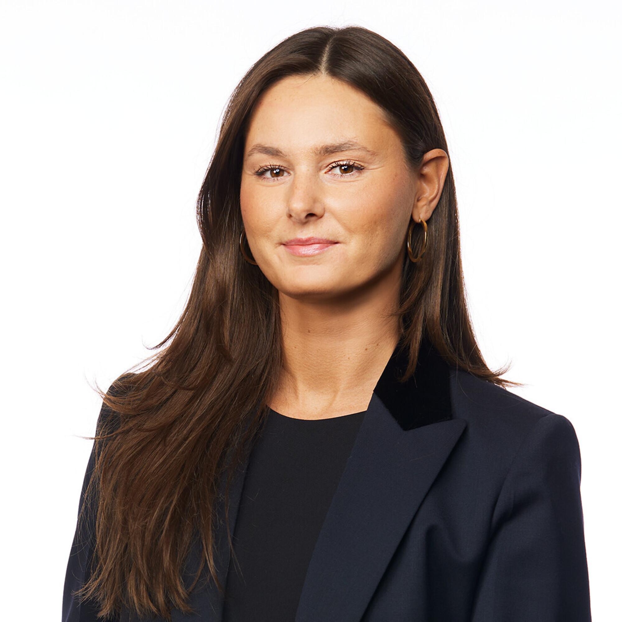 Cansu Muti ARLETT MATTESCHECK FOTOGRAFIE
Wasserreihe 3
18311 Ribnitz Damgarten
mail@arlettmattescheck.de
www.arlettmattescheck.de
FA Ribnitz-Damgarten
Steuernr. 081/247/03922
Ust-Id Nr.: 57 904 291 387