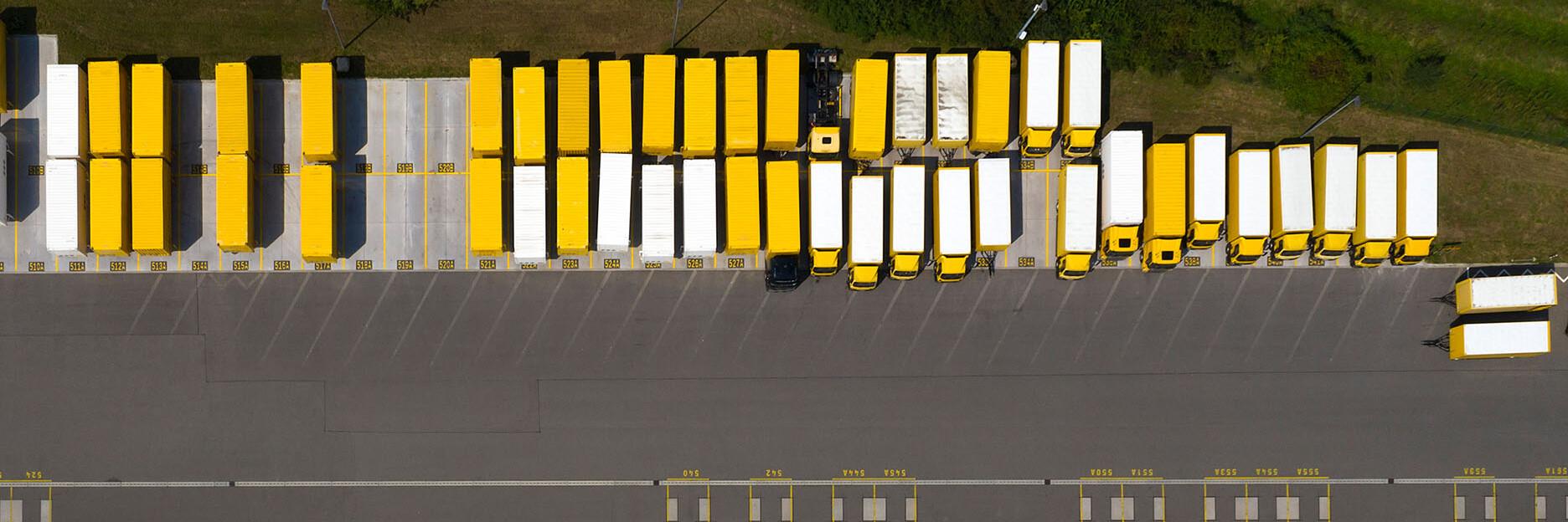 LKWs Many Trucks from Above
